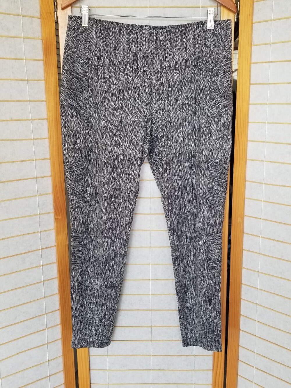 Athleta Delancey Textured Moto Tight Zippers Braiden Black Style 882716 Size XL